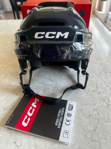 New Medium CCM  Tacks 720 Helmet
