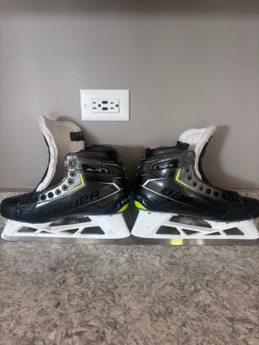 Size 10 Senior Bauer Elite Goalie Skates