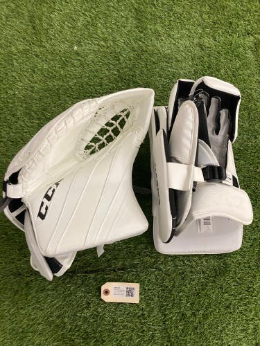 White New Intermediate CCM Extreme Flex 5.9 Goalie Gloves & Blockers Full Right