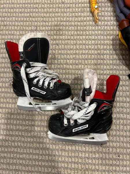 Bauer Vapor x300 Size 8 youth hockey skate  - Gently Used