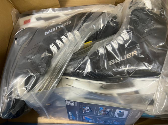New Senior Bauer Regular Width Size 8 Supreme Shadow Hockey Skates