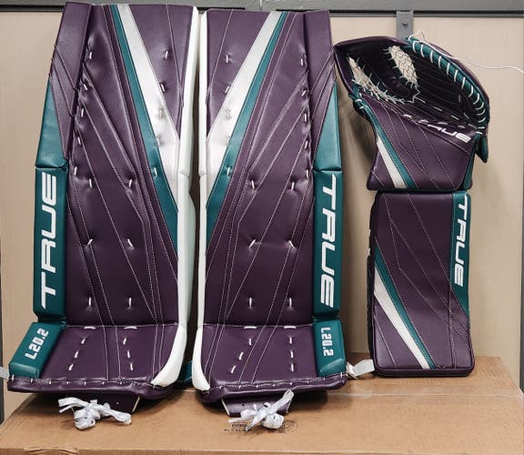 True L20.2 Goalie Pro Stock - Lukáš Dostál Throwback