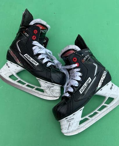 Used Junior Bauer Vapor X3.5 Hockey Skates Regular Width Size 1.5