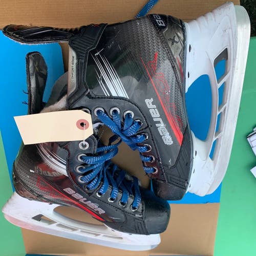 Used Intermediate Bauer Vapor X3 Hockey Skates | Size 4