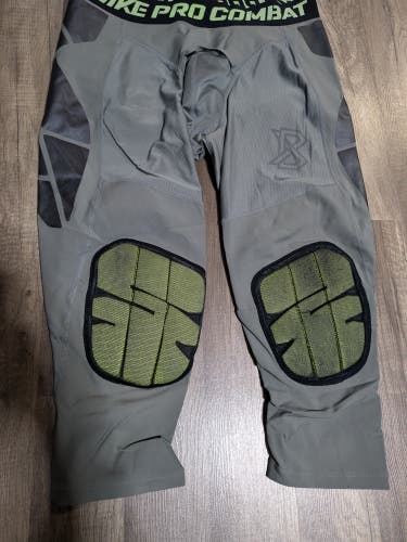 Nike Pro Combat BSBL 3/4 sliders sz XL