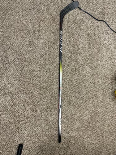 Used Senior Bauer Right Handed P28 Vapor Hyperlite 2 Hockey Stick