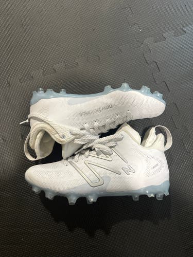 Lightly Used New Balance Freeze 4.0 White Mid top Lacrosse Cleat, Free Shipping