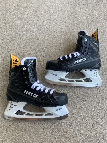 New Senior Bauer Supreme Comp Hockey Skates Regular Width 8.5