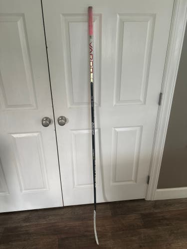 Used Intermediate Bauer Right Handed P88 Vapor Hyperlite Hockey Stick