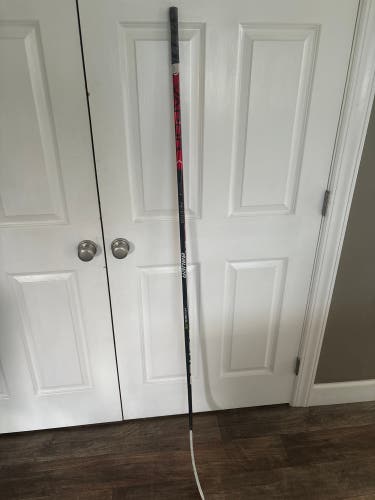 Used Intermediate Bauer Right Handed P88 Vapor Hyperlite Hockey Stick