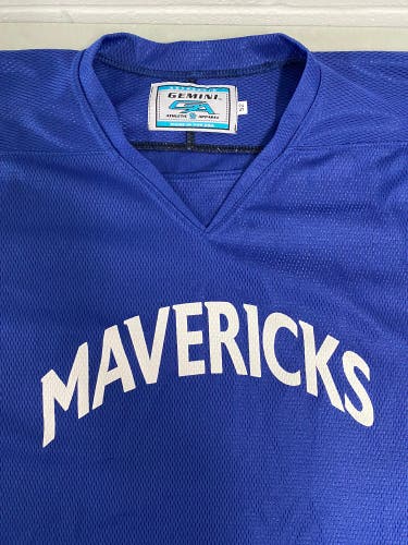 Mavericks size 52 blue practice jersey