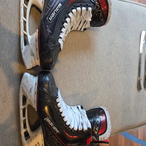 Used Intermediate Bauer Vapor 3X Pro Hockey Skates 6.5 fit 1