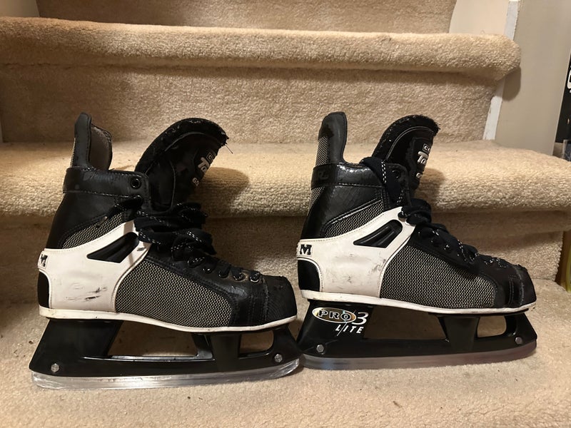 Used Senior CCM Super Tacks 652 Hockey Skates Regular Width 8