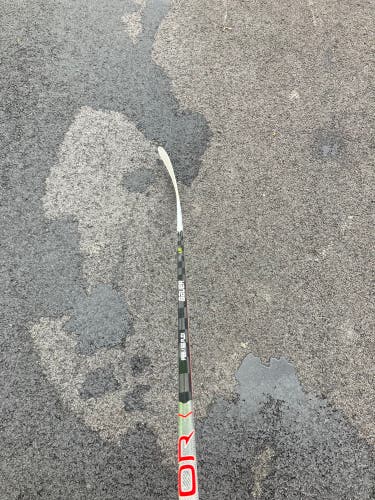 Bauer Vapor Hyperlite hockey stick