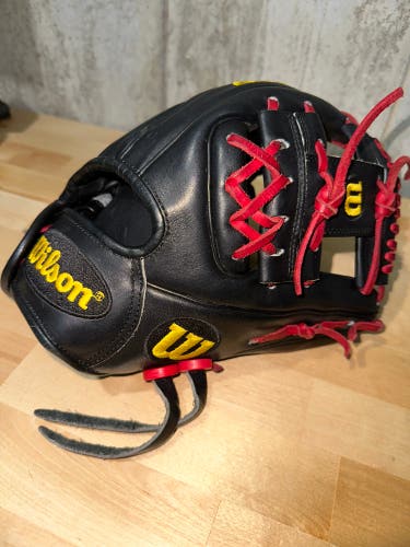 Wilson A2000 DP15 - custom laces, professionally broken in - Game Ready!