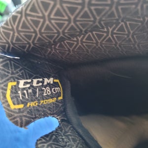 Blue Used CCM Tacks 7092 11" Gloves