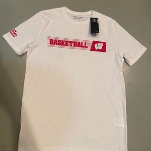 New Wisconsin Basketball Under Armour T-Shirt Men’s Small