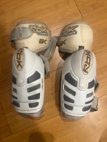 Good condition. Used Junior Reebok 6K Elbow Pads