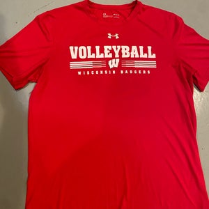 New Wisconsin Volleyball Team Issued Under Armour HEATGEAR Practice Jersey Adult Unisex Medium