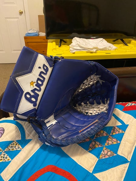 Hockey goalie glove
