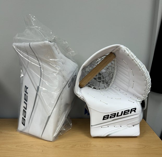 Bauer Sr GSX Goalie Glove & Blocker *Glove ships broken in