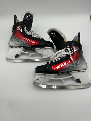 Game Worn Dylan Larkin Detroit Red Wings Senior Bauer Pro Stock 8.5D Vapor Hyperlite 2 Hockey Skates