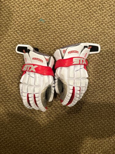 Game Worn Boston U Gloves