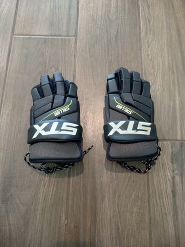 Used STX Stallion 200 Lacrosse Gloves Adult Medium