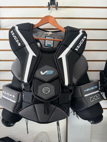 Vaughn v9 goalie chest protector