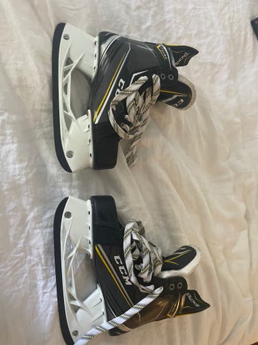 Used Senior CCM Tacks 9090 Hockey Skates Regular Width 8.5