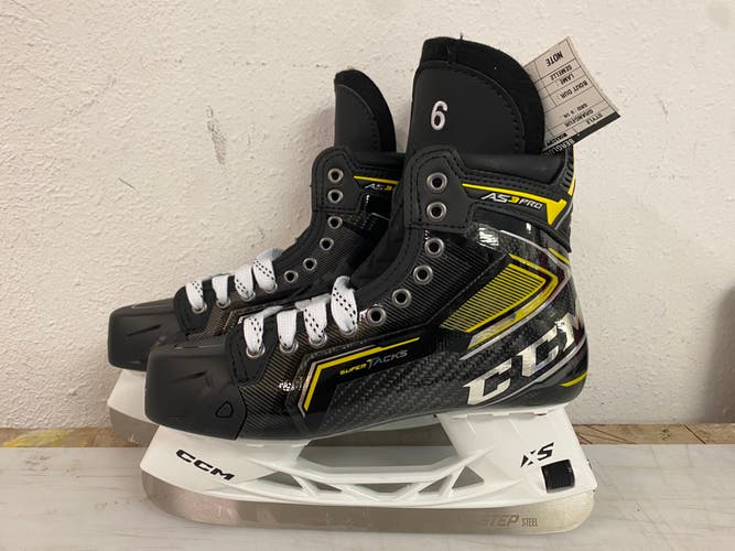 CCM AS3 PRO Mens Pro Stock Size 8 1/4 Hockey Skates MIC 81533