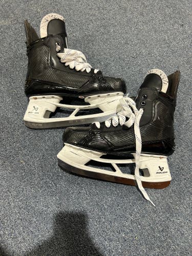 Lightly Used Senior Bauer Regular Width Pro Stock Petry 9 Supreme Mach Hockey Skates