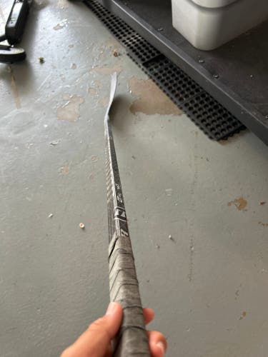 Used Senior Warrior Right Handed   Covert DT Pro Hockey Stick