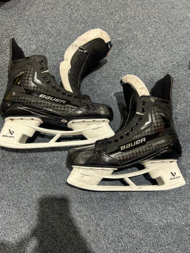 Lightly Used Senior Bauer Regular Width Pro Stock 10 3/4 Supreme Mach Hockey Skates