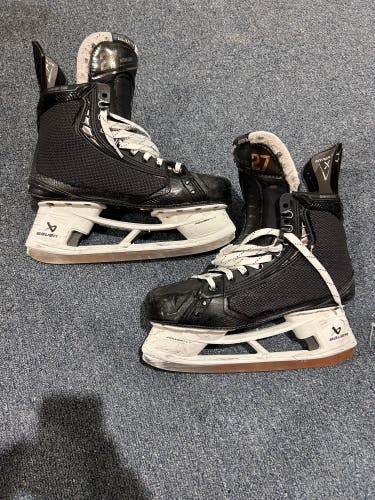 Lightly Used Senior Bauer Regular Width Pro Stock Rasmussen 9.5 Vapor Hyperlite Hockey Skates