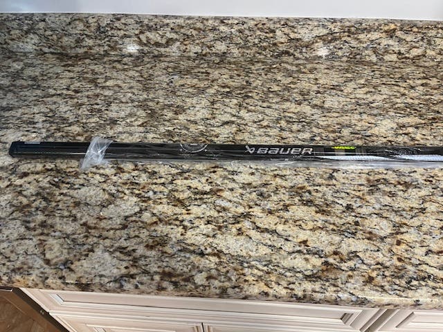 New Intermediate Bauer Proto-R Right Handed Hockey Stick P28