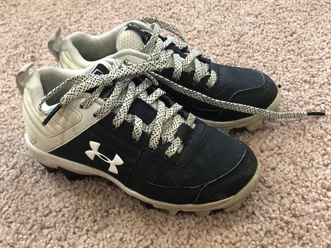 Under Armour Kids sz.12Y Softball Cleats