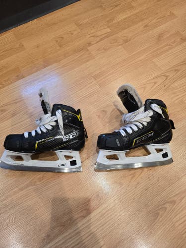 Used Junior CCM Super Tacks 9370 Hockey Goalie Skates Regular Width Size 1