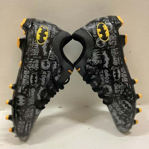 Used Senior 8 Football Cleats