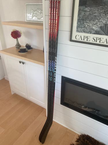 Senior Bauer Right Handed P28 Pro Stock Nexus Sync Hockey Stick