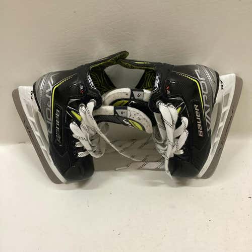 Used Bauer Vapor 3x Youth 09.0 Ice Hockey Skates