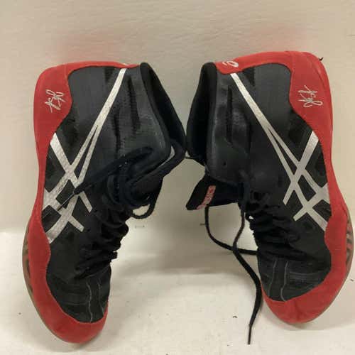 Used Asics Senior 8 Wrestling Shoes