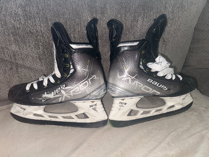 Bauer Hyperlite skates