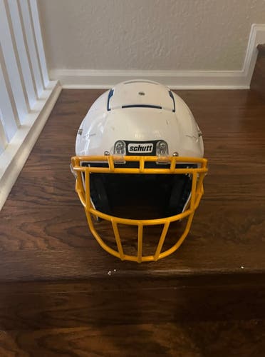 Youth medium Schutt F7 Helmet LX1