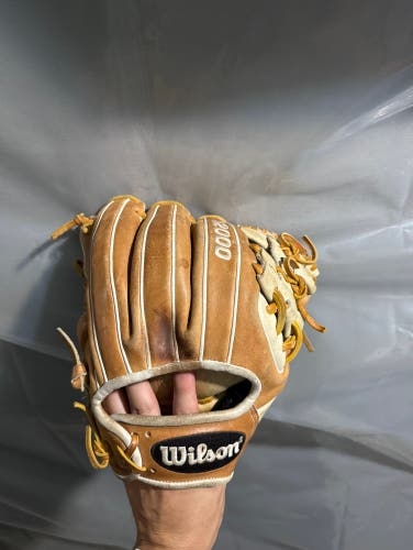 Used Infield 11.5" A2000 Baseball Glove