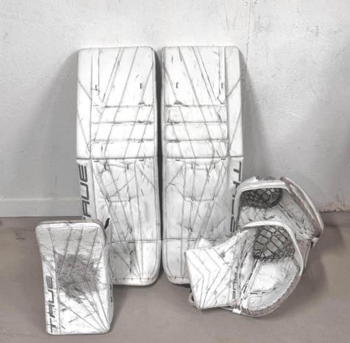 True Catalyst goalie pad complete set