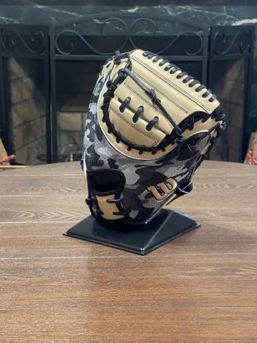 Wilson A2000 DPCM Oct 2022 GOTM 33” Catchers Mitt Brand New Made In Japan