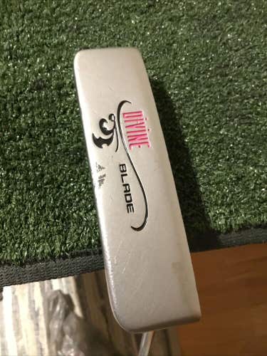 Odyssey Ladies Divine Blade Putter 33 Inches (RH)