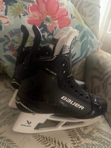 New Bauer Supreme Shadow Size 4.5 Fit 2