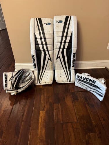 Used  Vaughn Velocity V9 Goalie Full Set